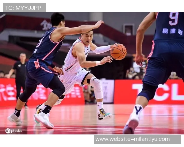 郭艾伦次节回暖表现亮眼半场首发13分钟贡献4分4助攻助力球队